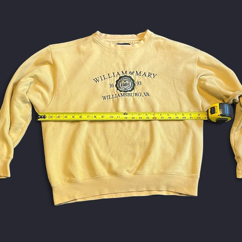 Vintage William & Mary College Williamsburg Virginia Yellow Sweater Medium - Picture 6 of 8